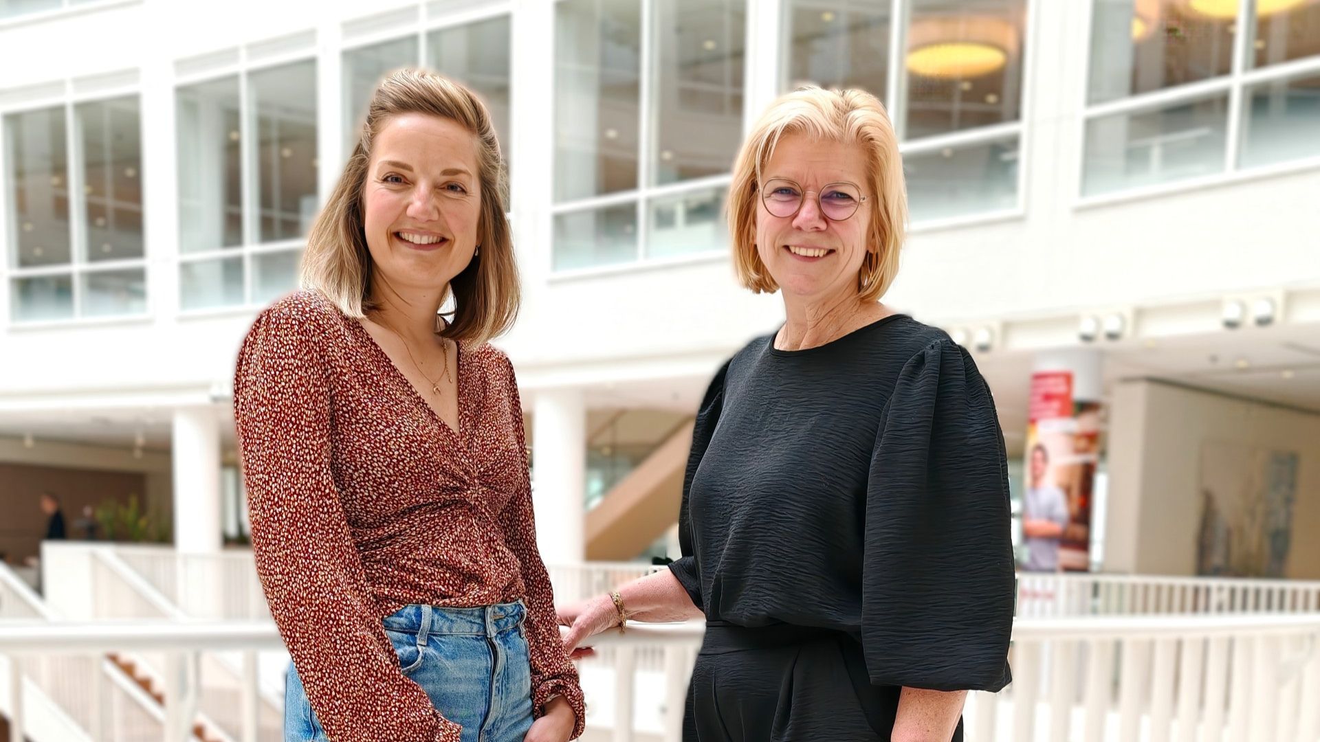 Nathalie Leeuwenburgh, manager Facility Services en Desiree Dongelmans, Manager Facilities & Real Estate (beeld: Eneco)
