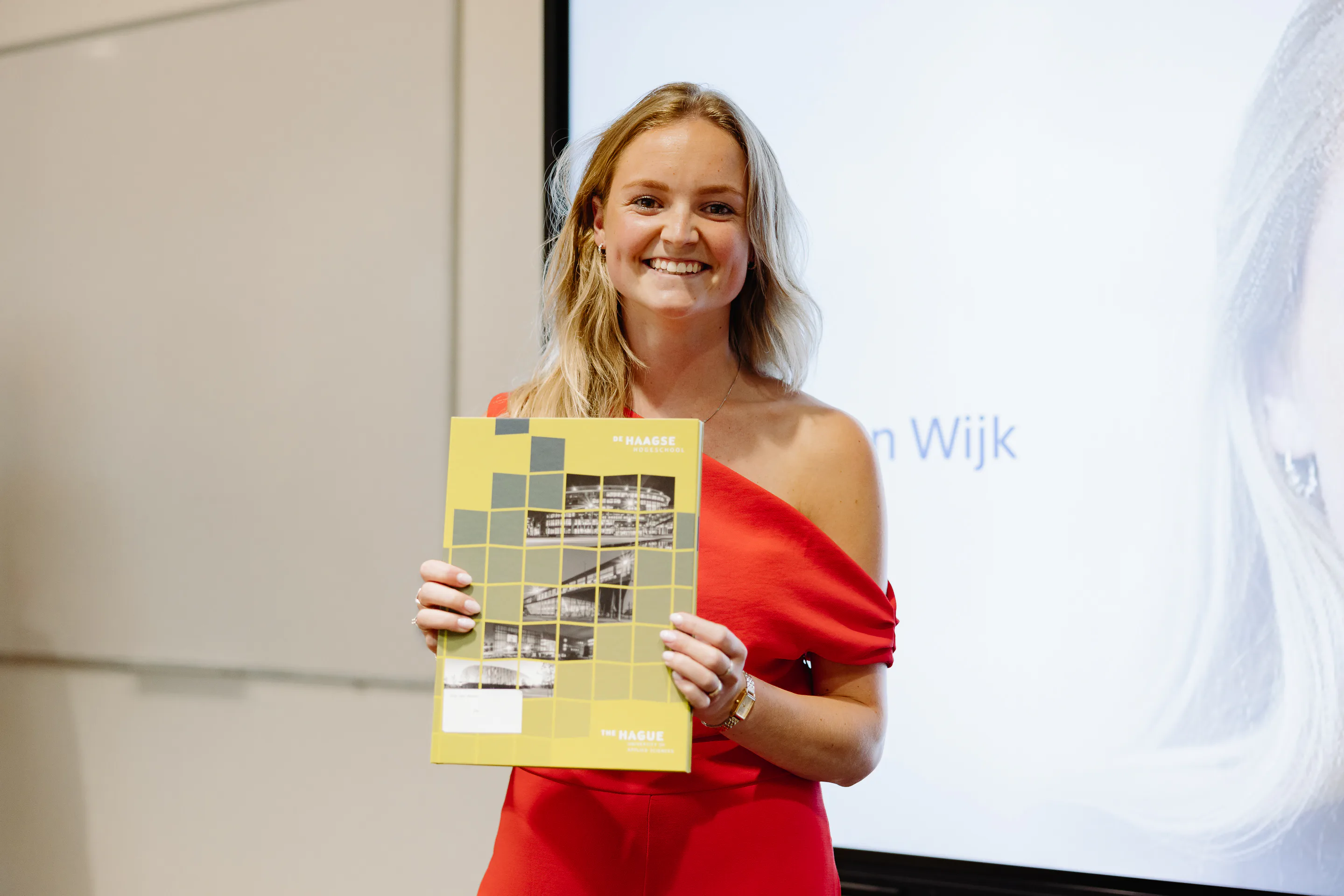 Anouk van Wijk, adviseur en projectmanager bij Cure + Care Consultancy.