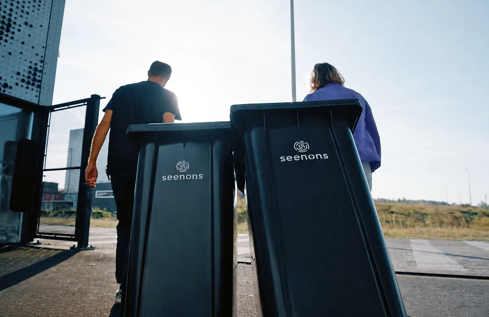 De missie van Seenons is een wereld waarin grondstoffen niet eindigen in een verbrandingsoven maar worden hergebruikt.