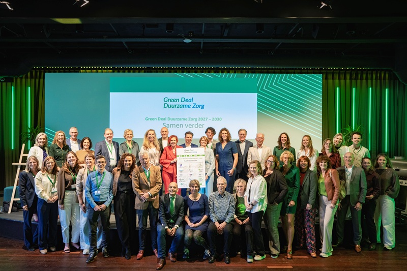Ondertekening nieuwe Green Deal. Beeld: Green Deal Duurzame Zorg.